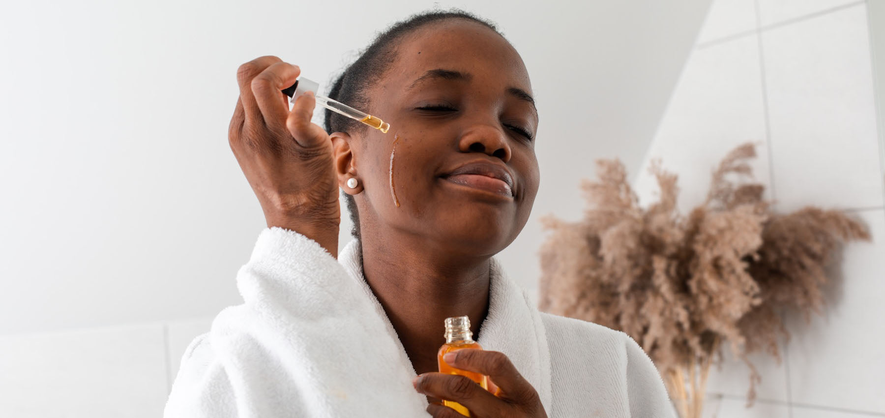 Vitamin C Serum: Top Benefits & How To Use Vitamin C Serum Properly