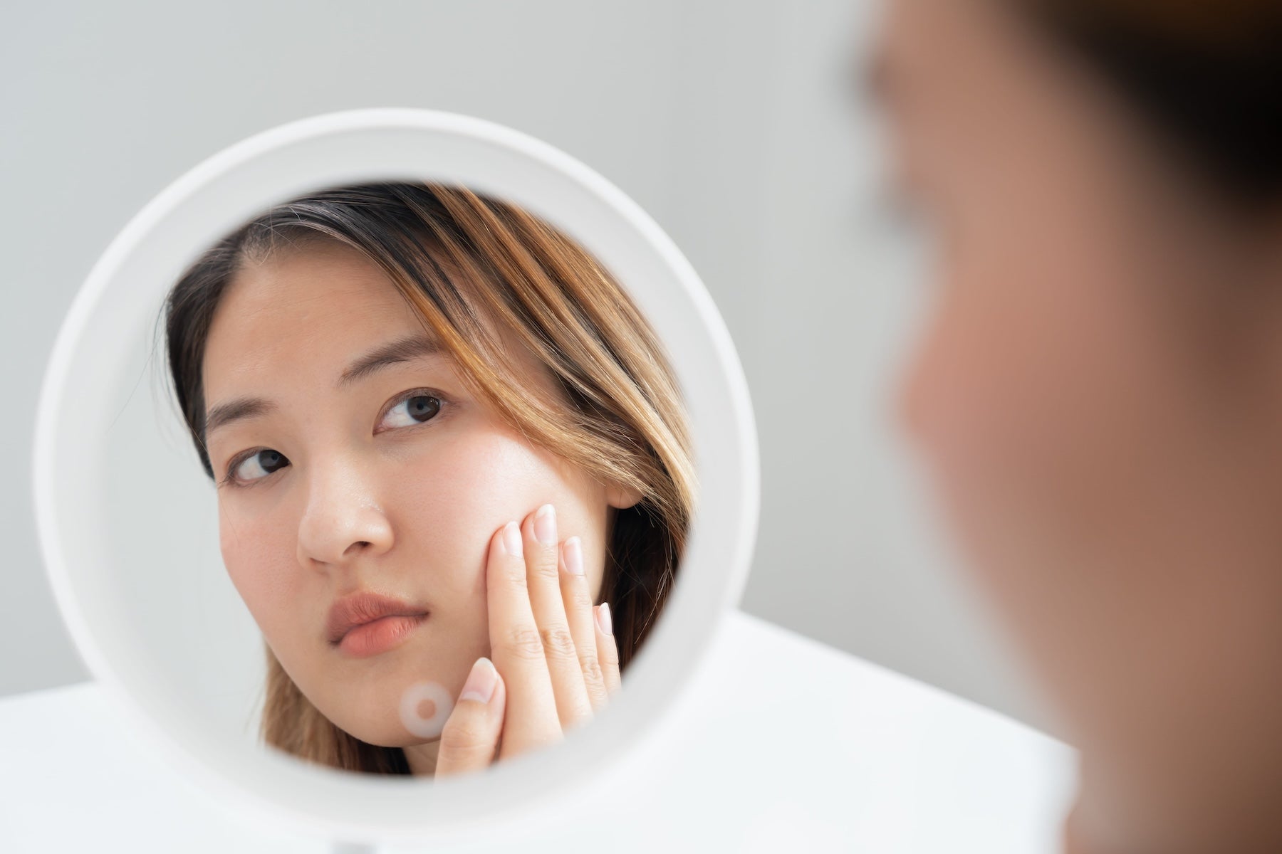 10 Ways to Prevent & Get Rid Of Clogged Pores