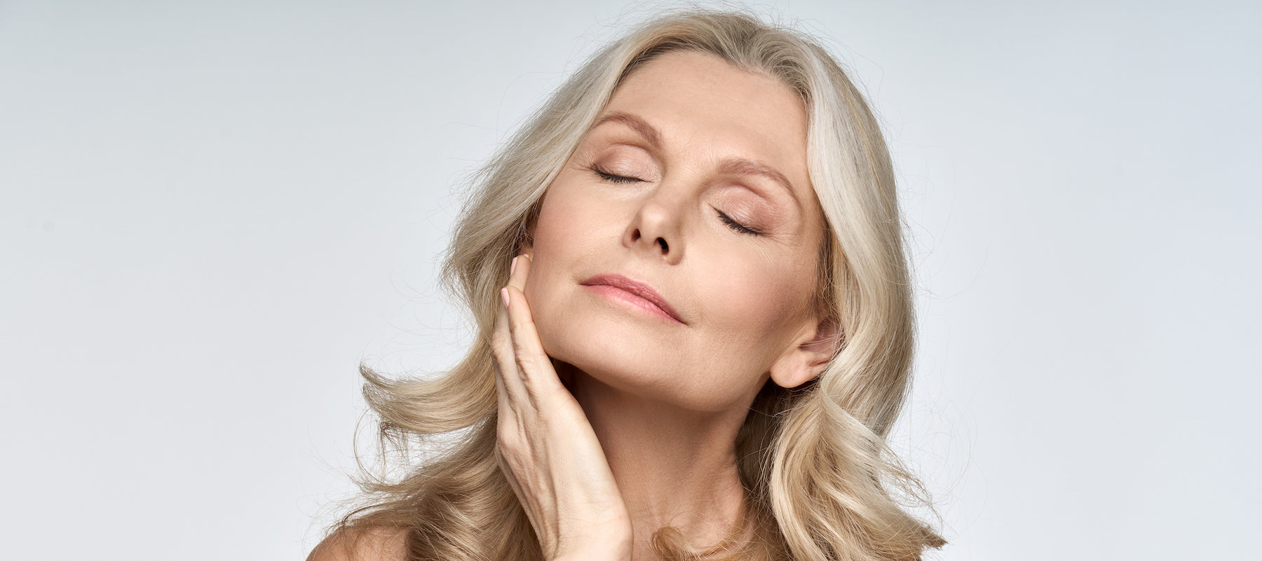 Vitamin C & Hyaluronic Acid: The Dynamic Duo! How to Use Both in Your Regimen