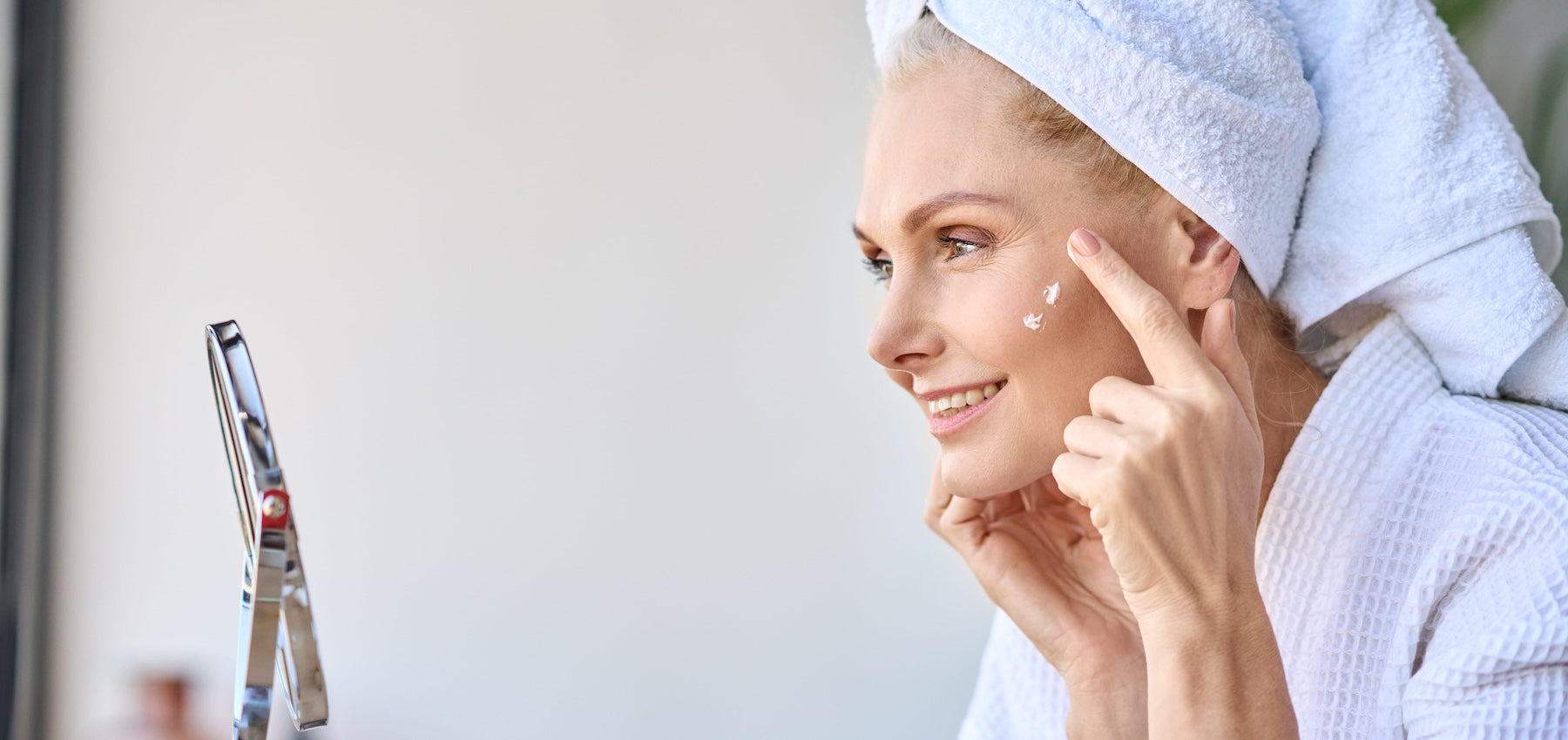 How to Layer Hyaluronic Acid, Retinol & Niacinamide Safely In Your Skincare Routine