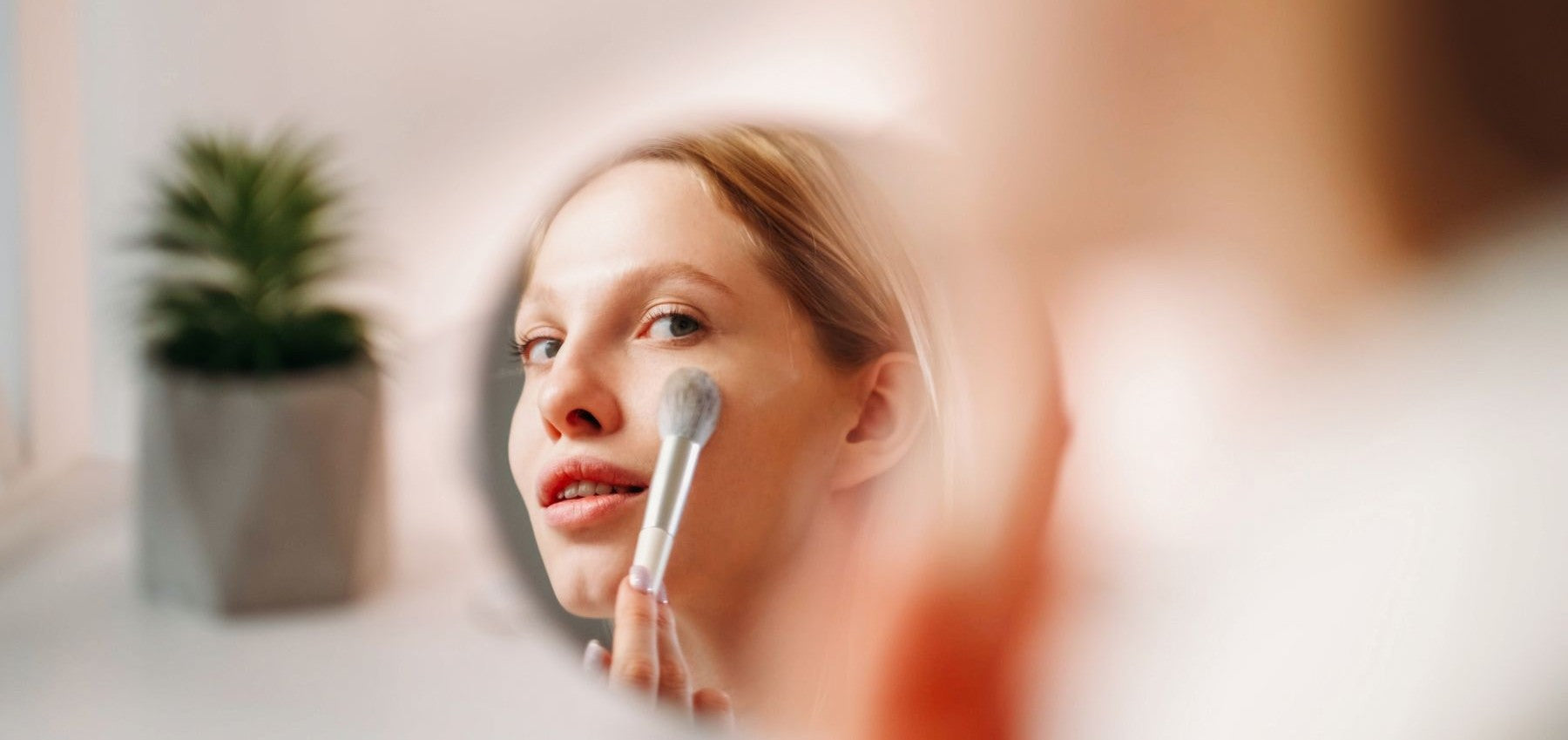 Makeup Pilling At The End Of The Day? What You Need To Know & How To Avoid It