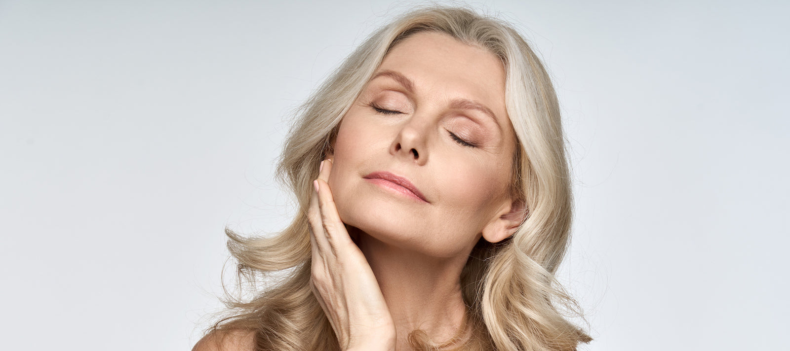 Vitamin C & Hyaluronic Acid: The Dynamic Duo! How to Use Both in Your Regimen